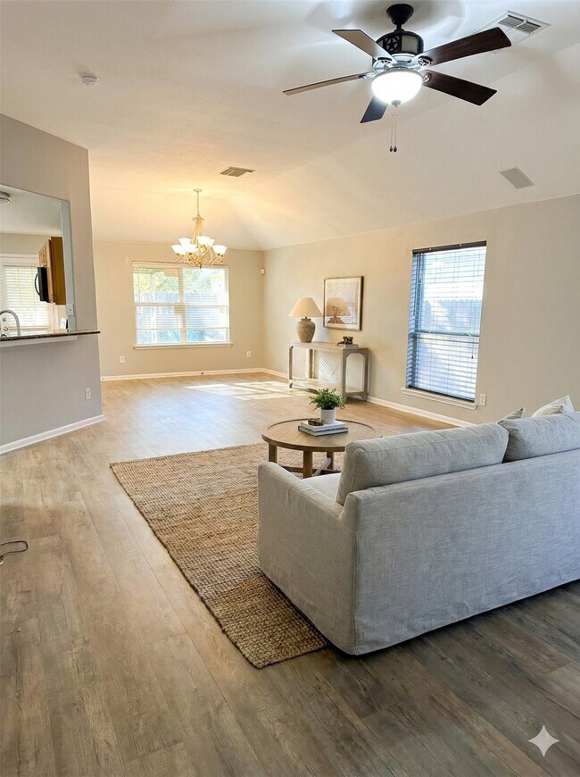 Building Photo - 2882 Sun River Ln