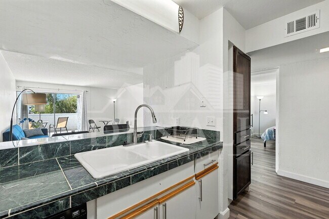 Foto del edificio - 3313 N 68th St