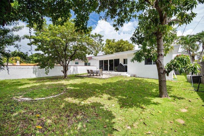 Foto del edificio - 2350 SW 24th St