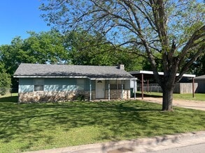 Building Photo - 2114 Herrington St