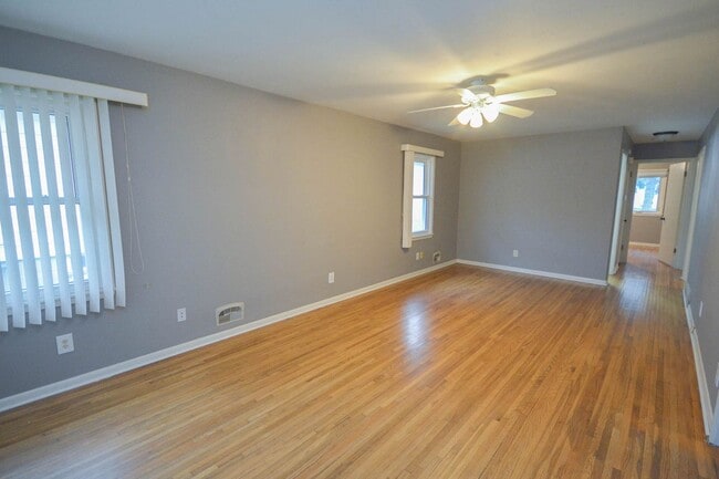 Building Photo - 3br ranch style home near Sunset Terrace Elementary!