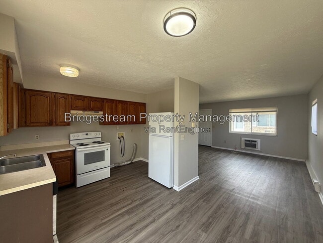 Building Photo - 4564 Waynedale Cir