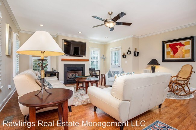 Building Photo - 3 br, 2.5 bath House - 1672 Olmsted Drive