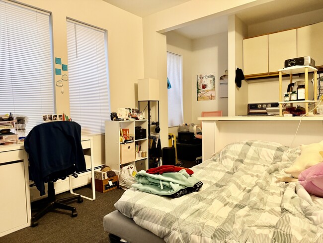 Foto del edificio - 829-833 Beacon Unit 103