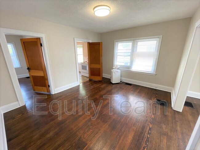 Foto del edificio - 742 Arlington Ave