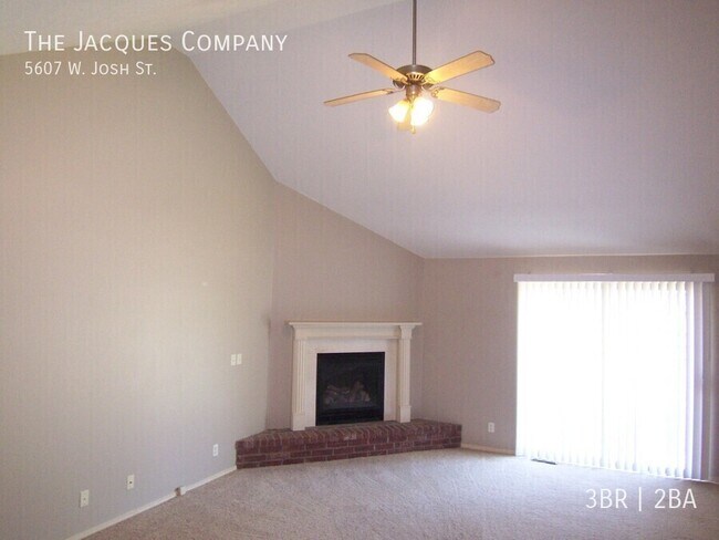 Foto del edificio - 5607 W Josh St