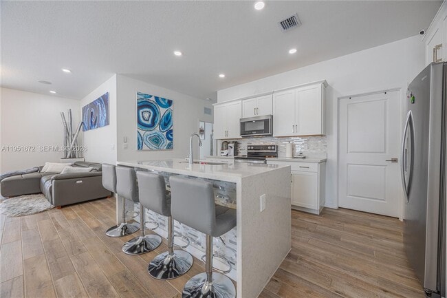 Foto del edificio - 7126 Rockwood Rd