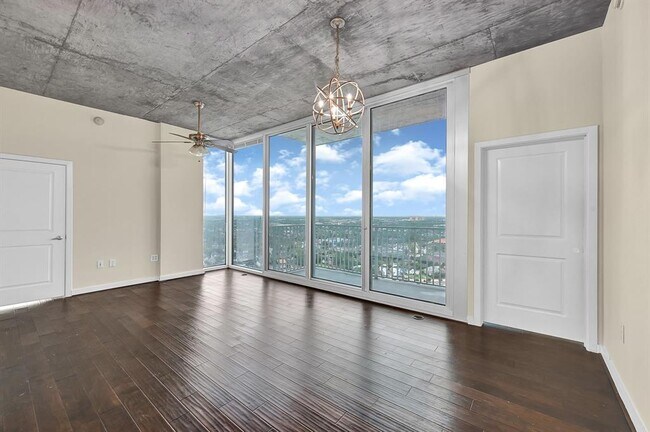 Foto del edificio - 5925 Almeda Rd