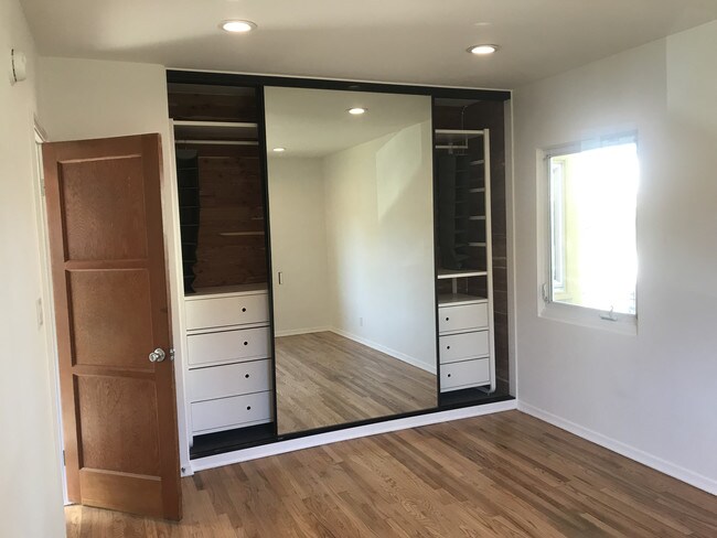 dormitorio 1 - 2010 Virginia Ave