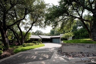 Building Photo - 3305 Laurel Cir