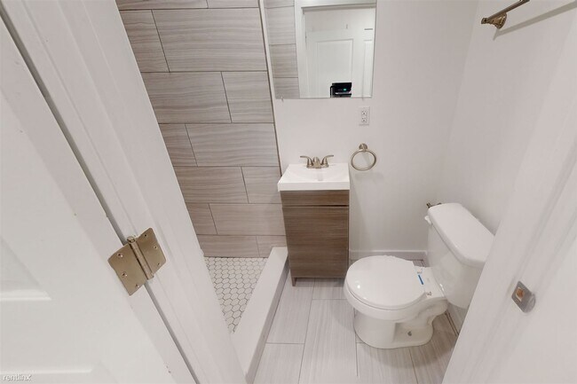 Foto del edificio - 5 br, 3 bath Duplex - 1834 N Bouvier ST Un...