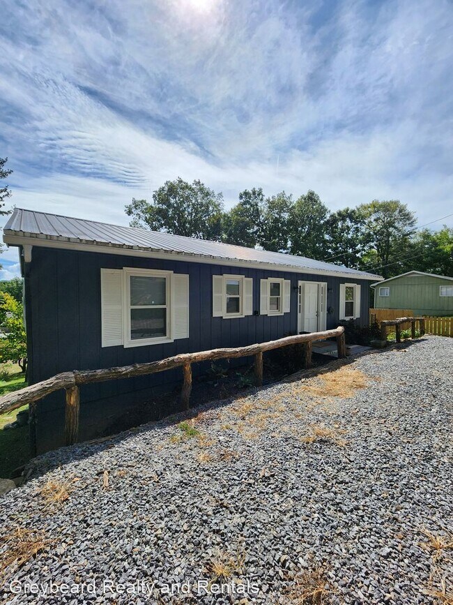 Foto del edificio - 3 br, 1.5 bath House - 33 Alexander Street
