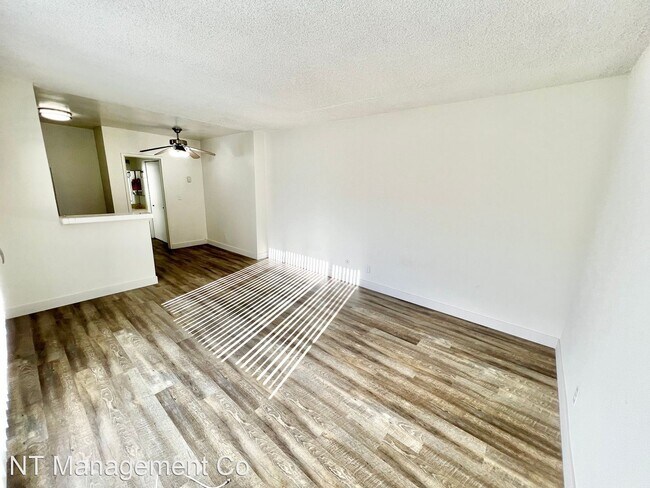 Building Photo - Studio, 1 bath Apartment - 3359 Mentone Av...
