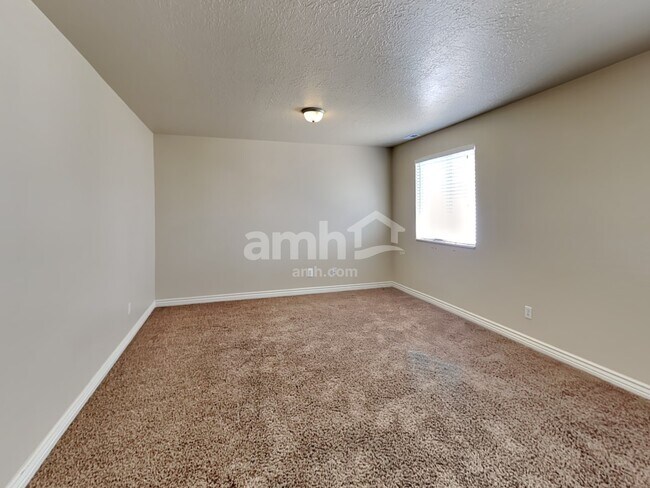 Building Photo - 2169 W 1520 N