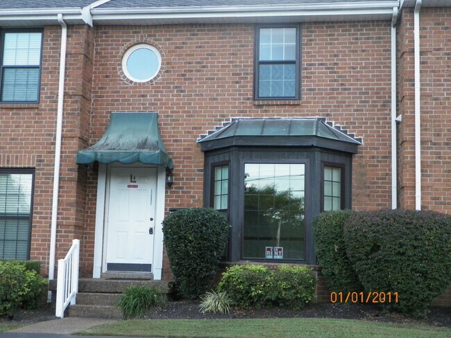 Building Photo - 841 Wren Rd
