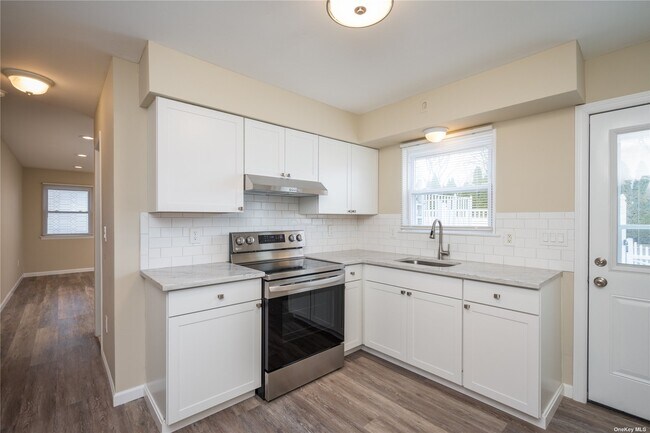 Building Photo - 108 Wright Ave