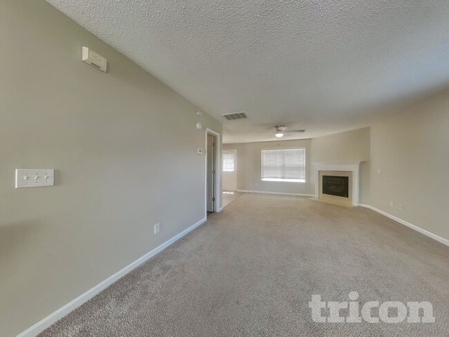 Building Photo - 33 Abbey Ln