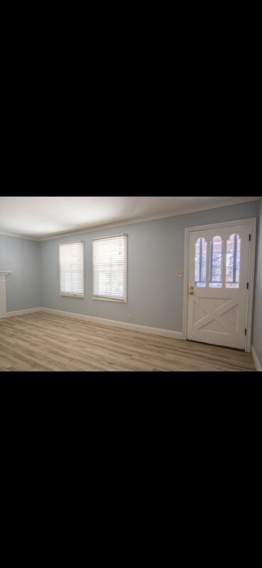 Building Photo - 1725 W Mendocino Ave