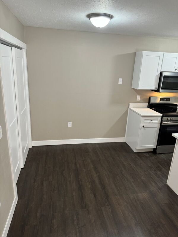 Building Photo - 2121 Southfork Dr