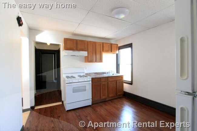 Building Photo - 53 Hinckley St