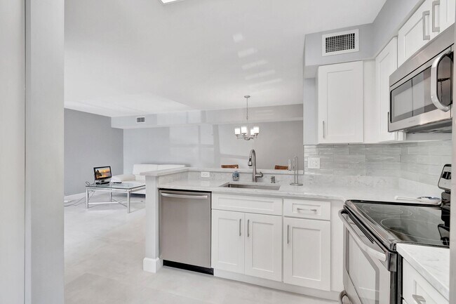 Foto del edificio - 14895 Builtmore Way