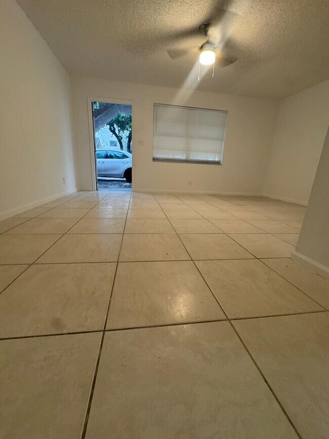 Foto del edificio - 116 N F St