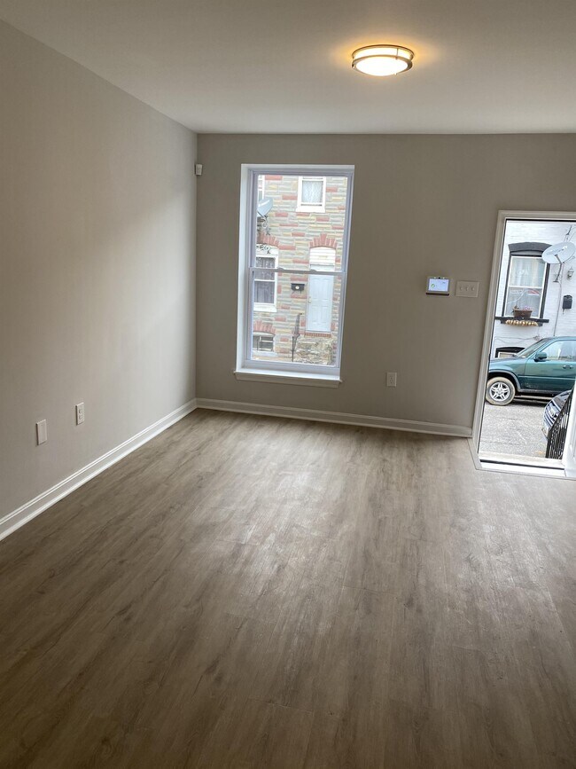 Building Photo - 3315 Noble St