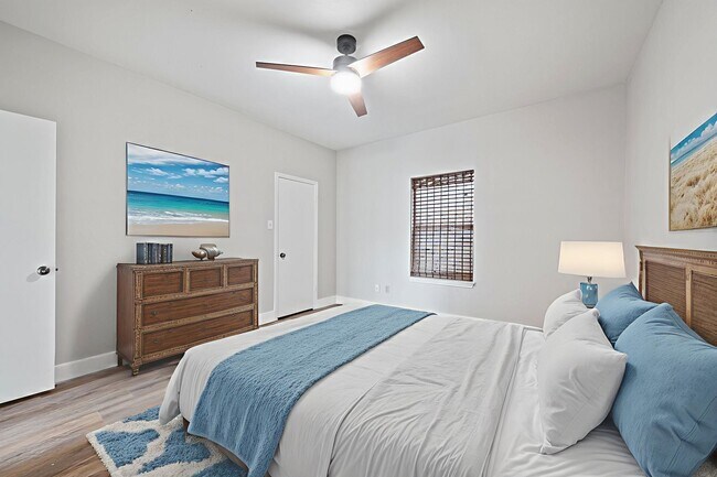 Foto del edificio - AVAILABLE NOW: Rare NW Hills Condo - 1 bed...