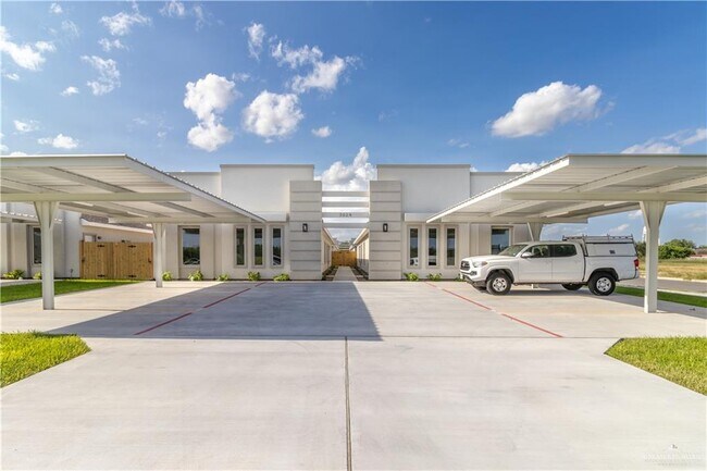 Building Photo - 3024 Stark Rd
