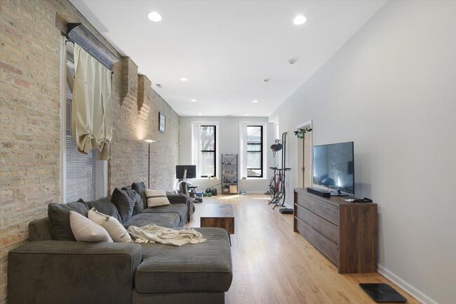 Foto del edificio - 2 bedroom in Chicago IL 60647