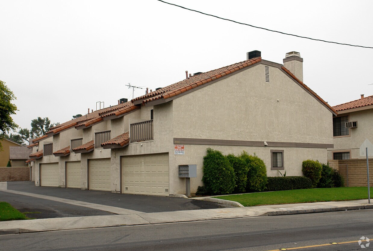 Primary Photo - 13288 Taft St