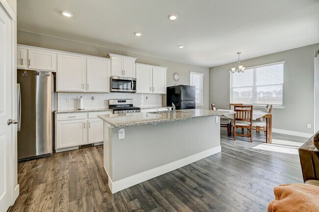 Building Photo - 10525 Castor Dr