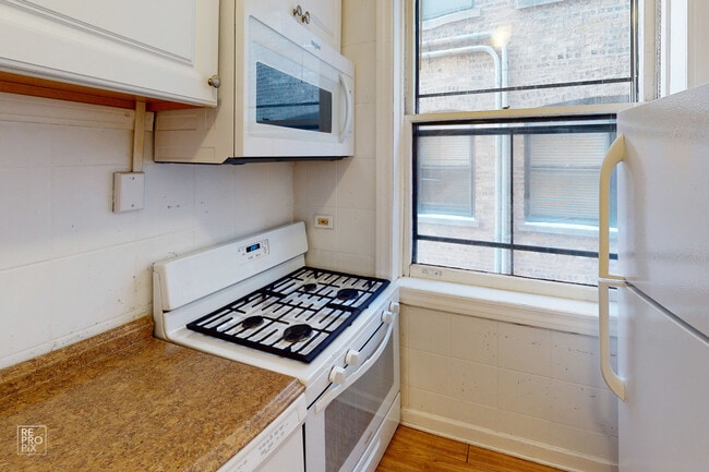 Building Photo - 1011 Hull Terrace