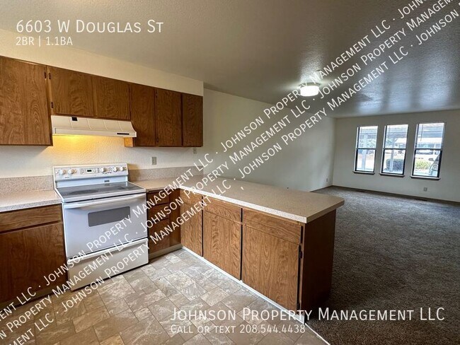 Foto del edificio - 6603 W Douglas St