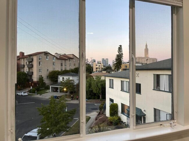 Foto del edificio - 1601 Glendon Ave