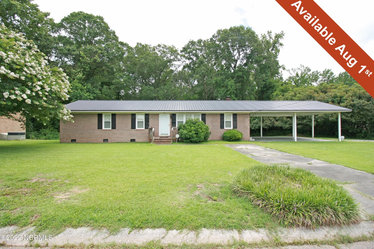 735 Prosperity Dr, Wallace, NC 28466 House for Rent in Wallace, NC