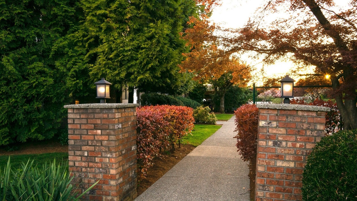 Primary Photo - Cedar Lodge Apartments