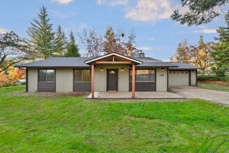 Building Photo - 2100 Deer Run Ct