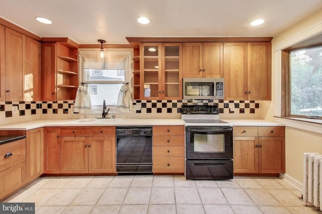 Photo - 19 Maryland Ave House