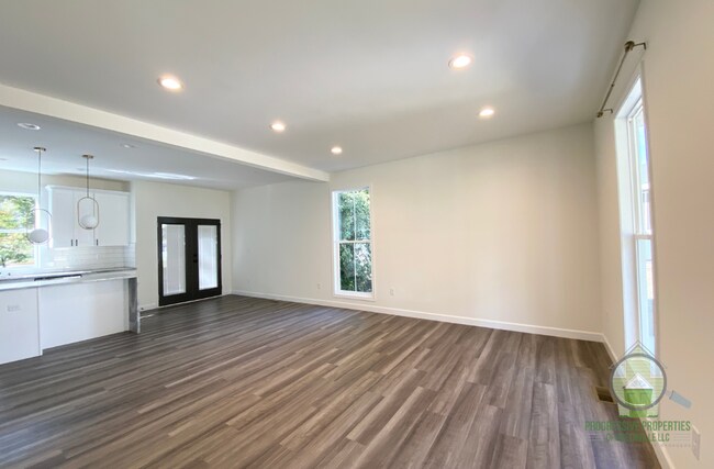 Building Photo - 228 Maco Terrace