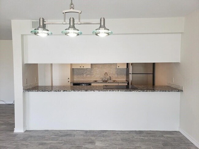Foto del edificio - 14801 Compass St