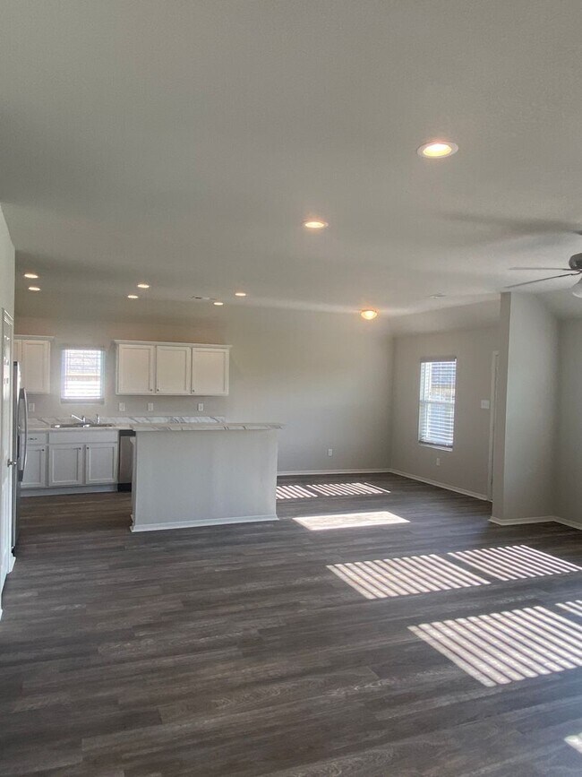 Foto del edificio - *NOW PRELEASING!*  Four Bedroom | Two Bath Home in Walcott Springs