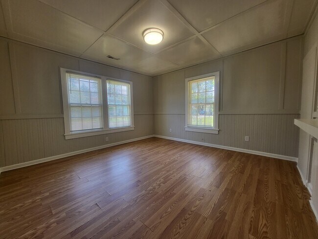 Building Photo - 205 S Weldon St