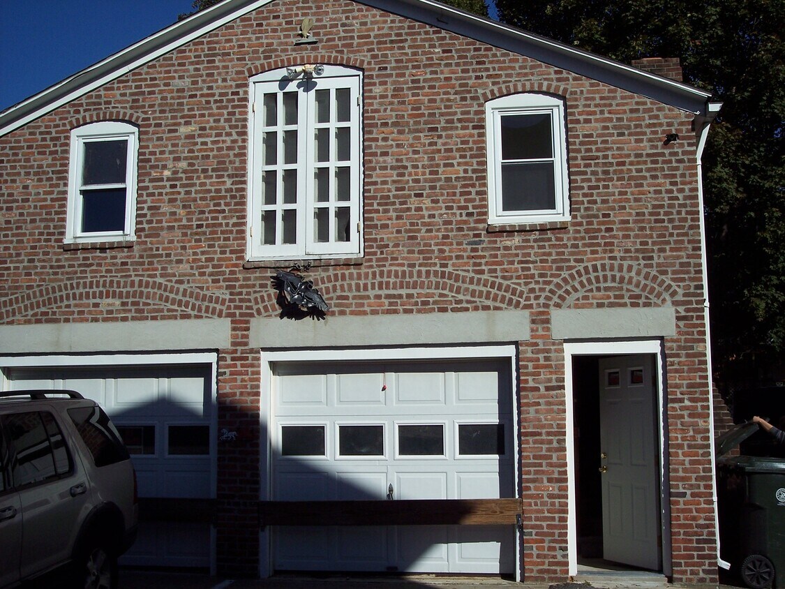 179 Valley St Unit Garage, Willimantic, CT 06226 179 Valley St