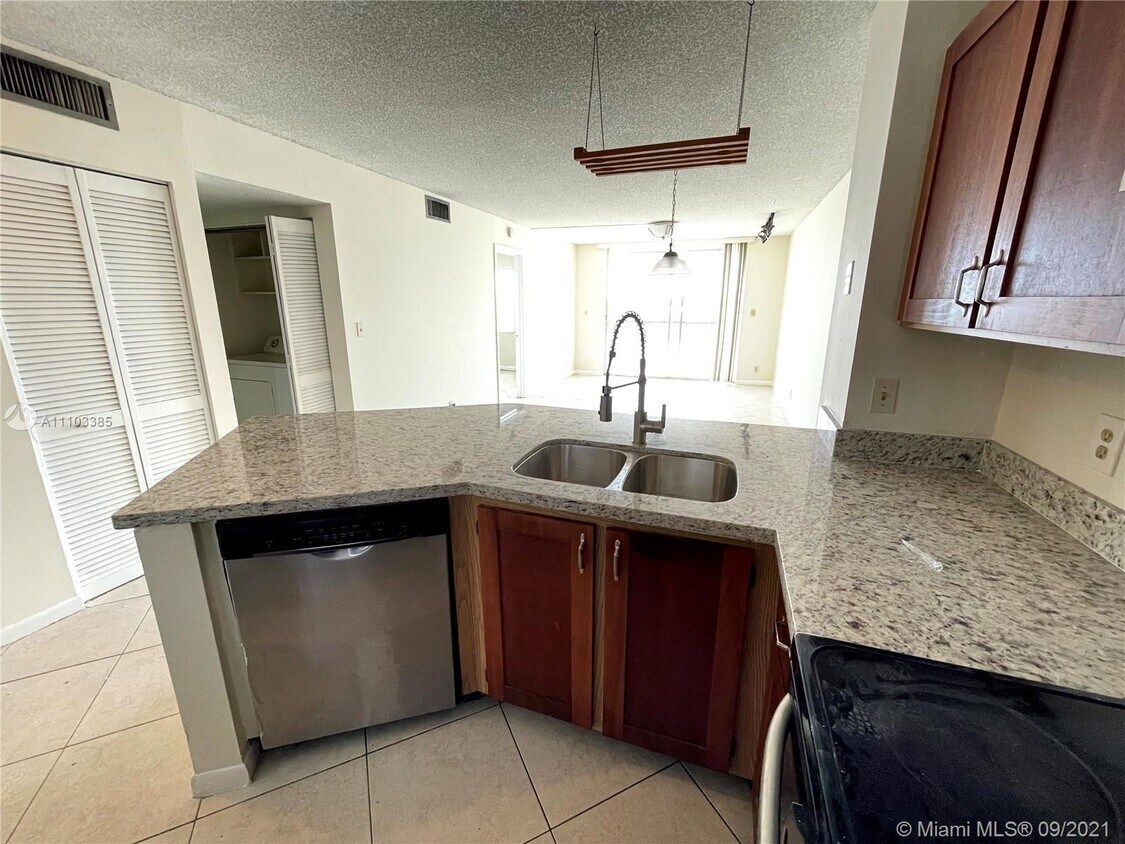 8710 Sherman Cir N Unit 503, Miramar, FL 33025 Condo for Rent in