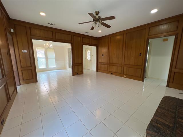 Building Photo - 1519 Shonka Dr