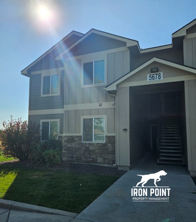 Building Photo - 5678 S Summit Creek Way