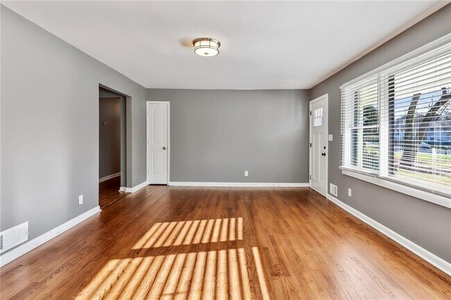 Building Photo - 2341 Rubart Dr