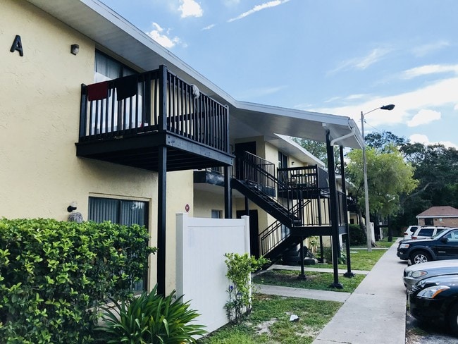 Building Photo - Columbia Oaks Apartments