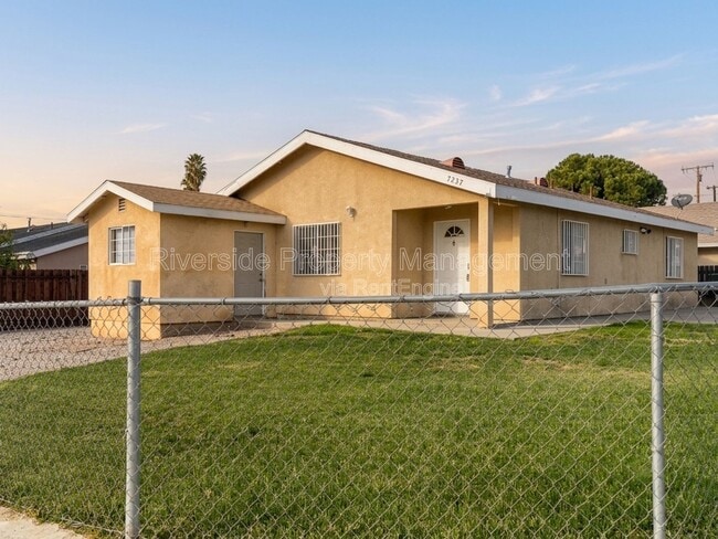 Building Photo - 7257 Wakefield Ct